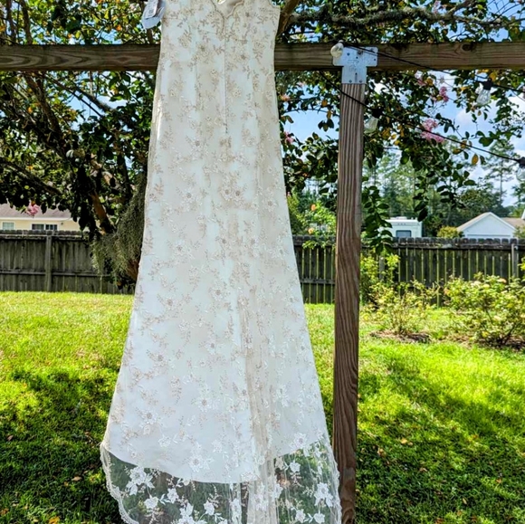 NWT Elegant Oleg Cassini ivory spaghetti strap size 16 wedding gown - Picture 4 of 16